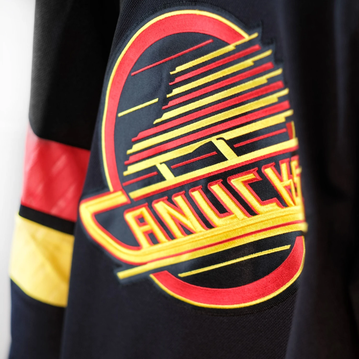 Vancouver Canucks Third Skate Adidas PrimeGreen Senior Jersey - Elias Pettersson 6 Vancouver Canucks Third Skate Adidas PrimeGreen Senior Jersey - Elias Pettersson - Image 4