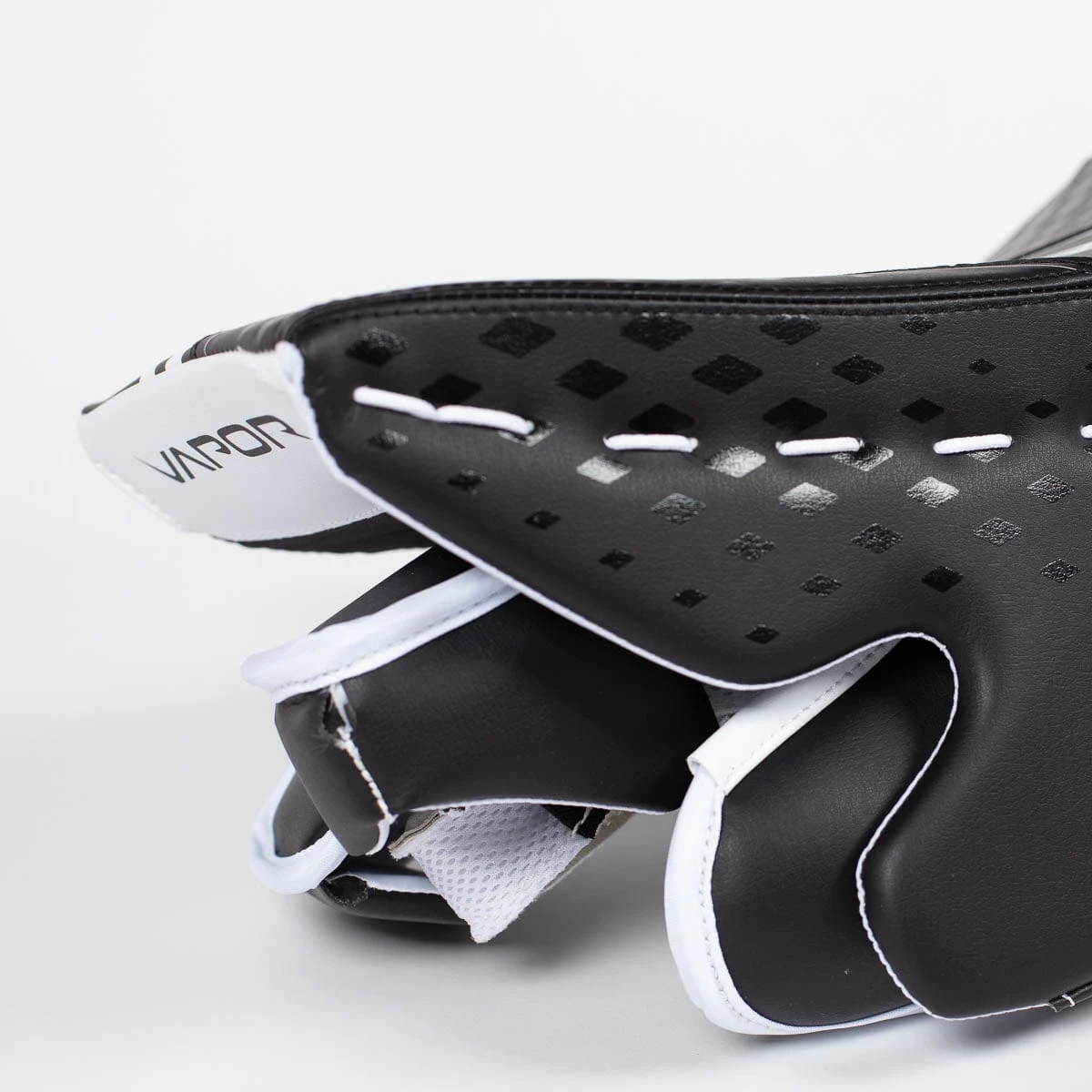 Bauer Vapor X2.7 Senior Goalie Blocker 4 Bauer Vapor X2.7 Senior Goalie Blocker - Image 2