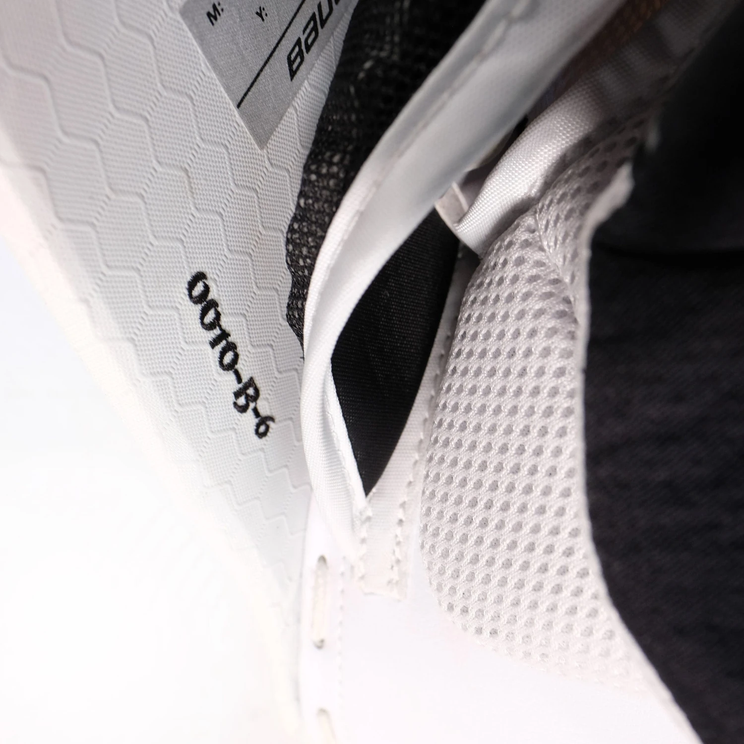 Bauer Supreme NHL Custom Senior Goalie Catcher & Blocker Set - Pro Stock - Mike McKenna 4 Bauer Supreme NHL Custom Senior Goalie Catcher & Blocker Set - Pro Stock - Mike McKenna - Image 2