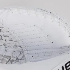 Bauer GSX Intermediate Goalie Catcher S23 -Baue Hockey Shop bauer catchers bauer gsx intermediate goalie catcher s23 30445046857794