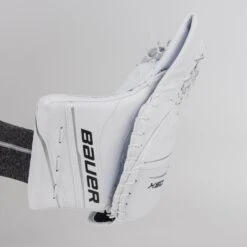 Bauer GSX Intermediate Goalie Catcher S23 -Baue Hockey Shop bauer catchers bauer gsx intermediate goalie catcher s23 30445047087170