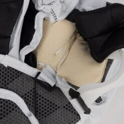 Bauer GSX Junior Goalie Catcher S23 -Baue Hockey Shop bauer catchers bauer gsx junior goalie catcher s23 30444922699842