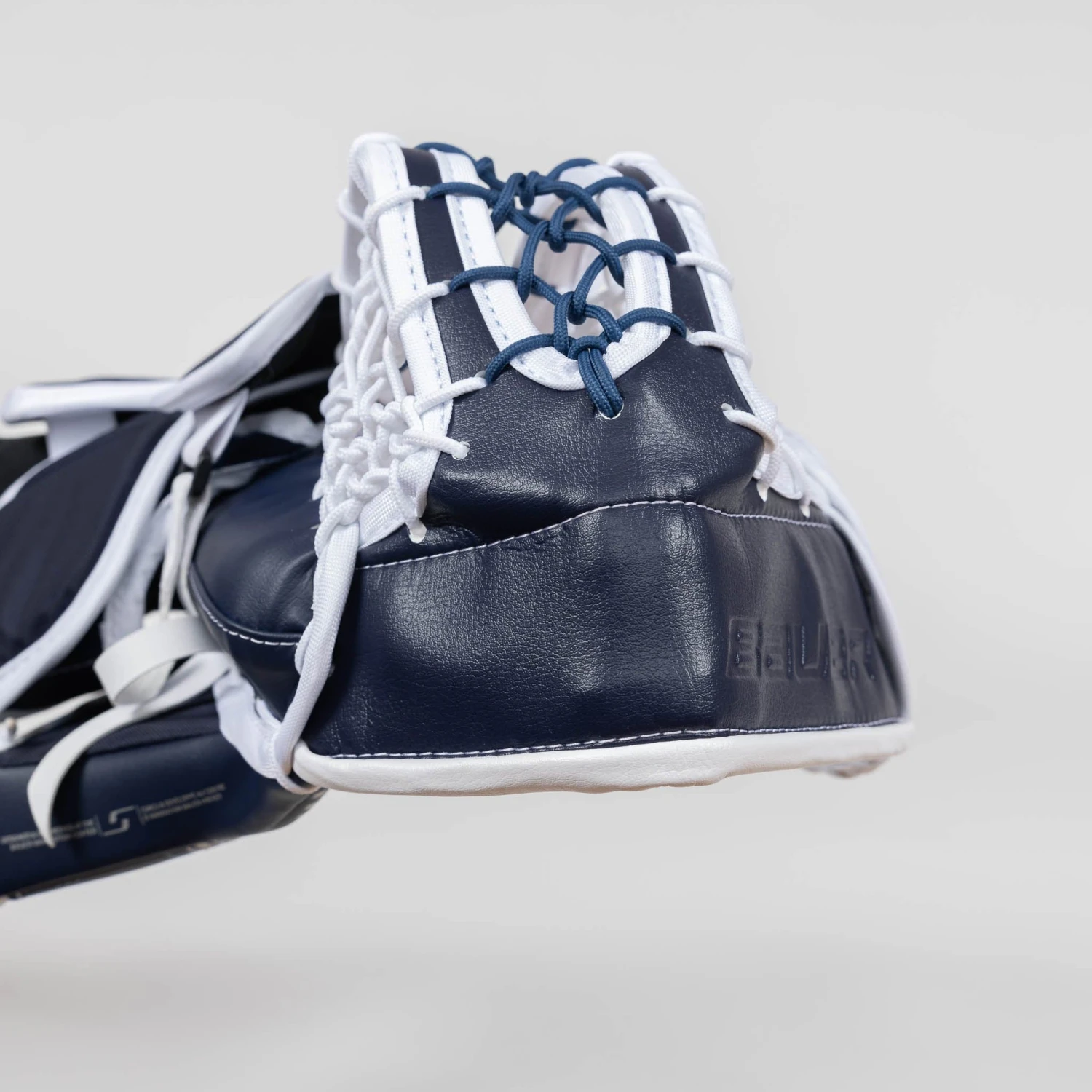 Bauer Supreme M5 Pro Senior Goalie Catcher 6 Bauer Supreme M5 Pro Senior Goalie Catcher - Image 4