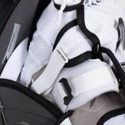 Bauer Vapor 2X Senior Goalie Catcher -Baue Hockey Shop bauer catchers bauer vapor 2x senior goalie catcher 30351737126978