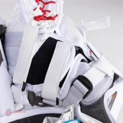 Bauer Vapor HyperLite Senior Goalie Catcher -Baue Hockey Shop bauer catchers bauer vapor hyperlite senior goalie catcher 27972555145282