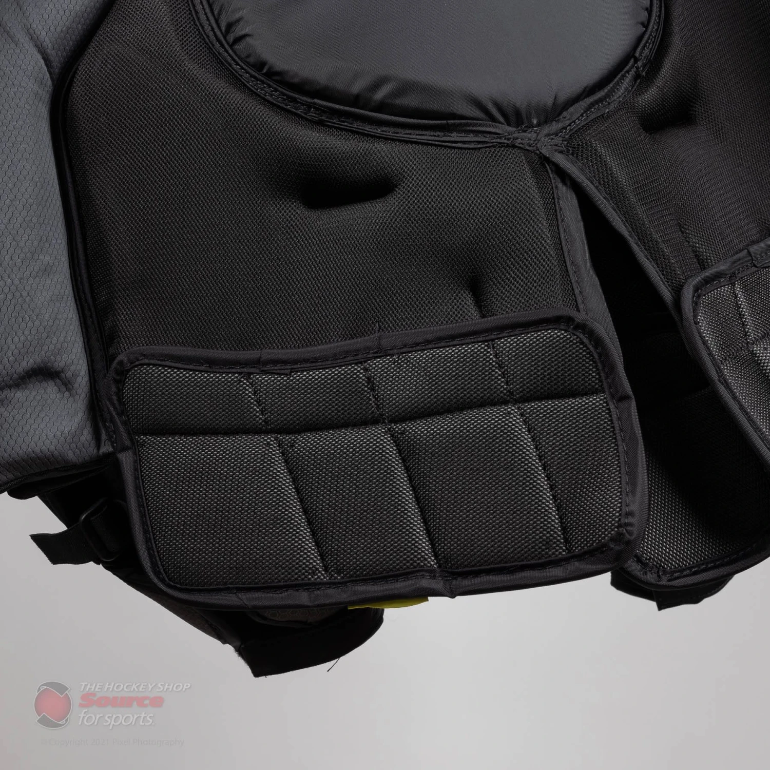 Bauer Vapor HyperLite Senior Chest & Arm Protector - Black 17 Bauer Vapor HyperLite Senior Chest & Arm Protector - Black - Image 15