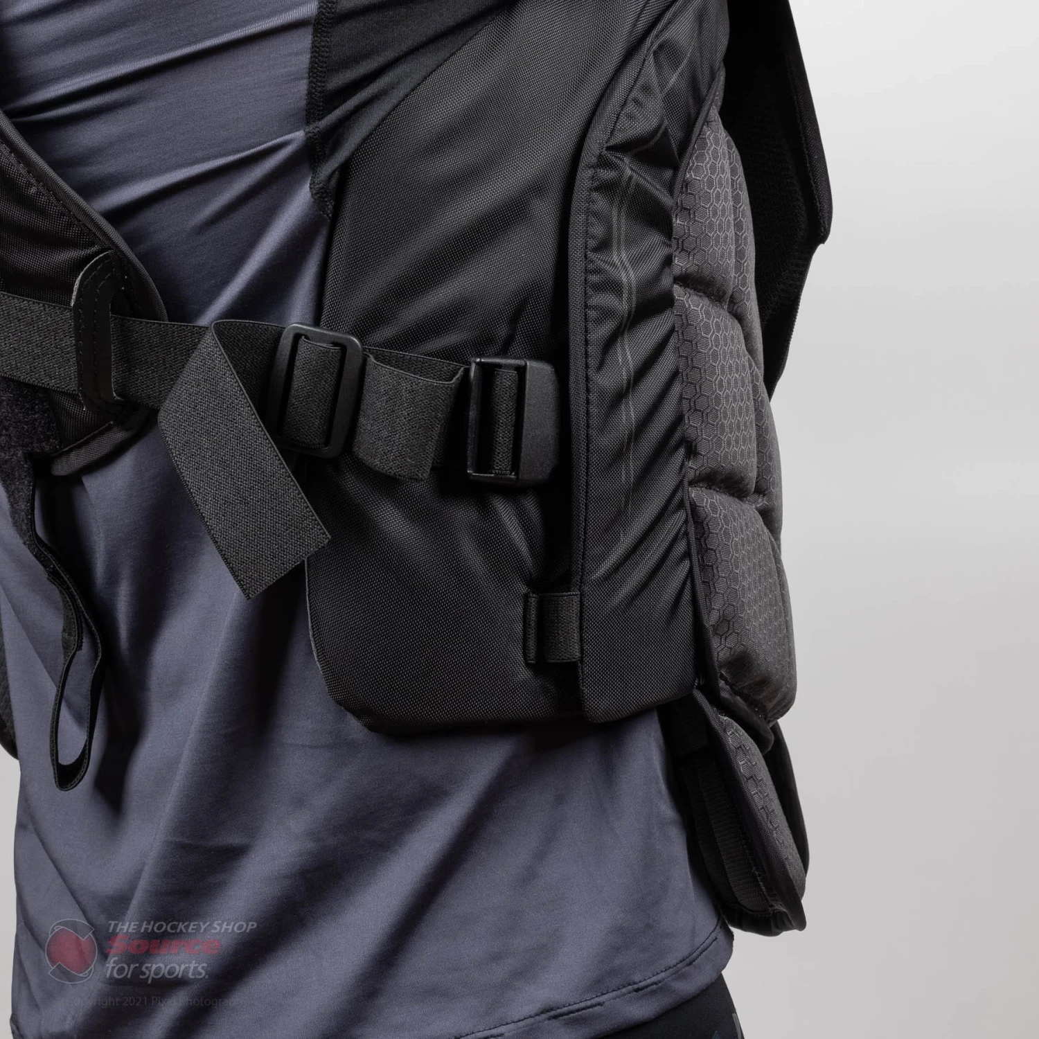 Bauer Vapor HyperLite Senior Chest & Arm Protector - Black 16 Bauer Vapor HyperLite Senior Chest & Arm Protector - Black - Image 14