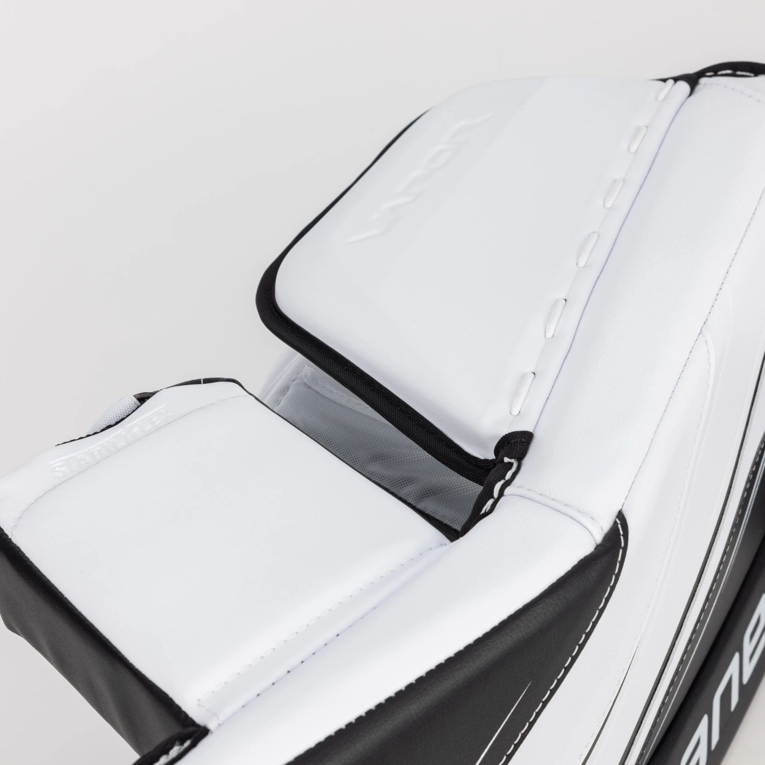 Bauer Vapor X5 Pro Intermediate Goalie Leg Pads 16 Bauer Vapor X5 Pro Intermediate Goalie Leg Pads - Image 14