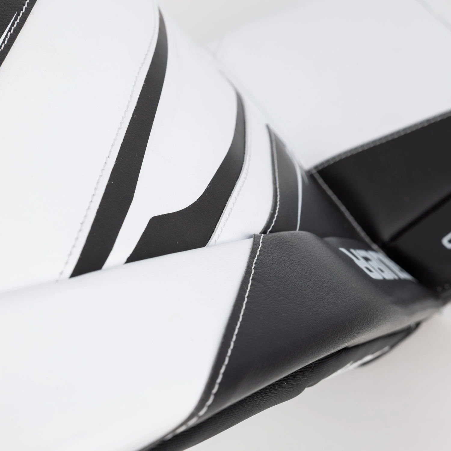 Bauer Vapor X5 Pro Intermediate Goalie Leg Pads 17 Bauer Vapor X5 Pro Intermediate Goalie Leg Pads - Image 15