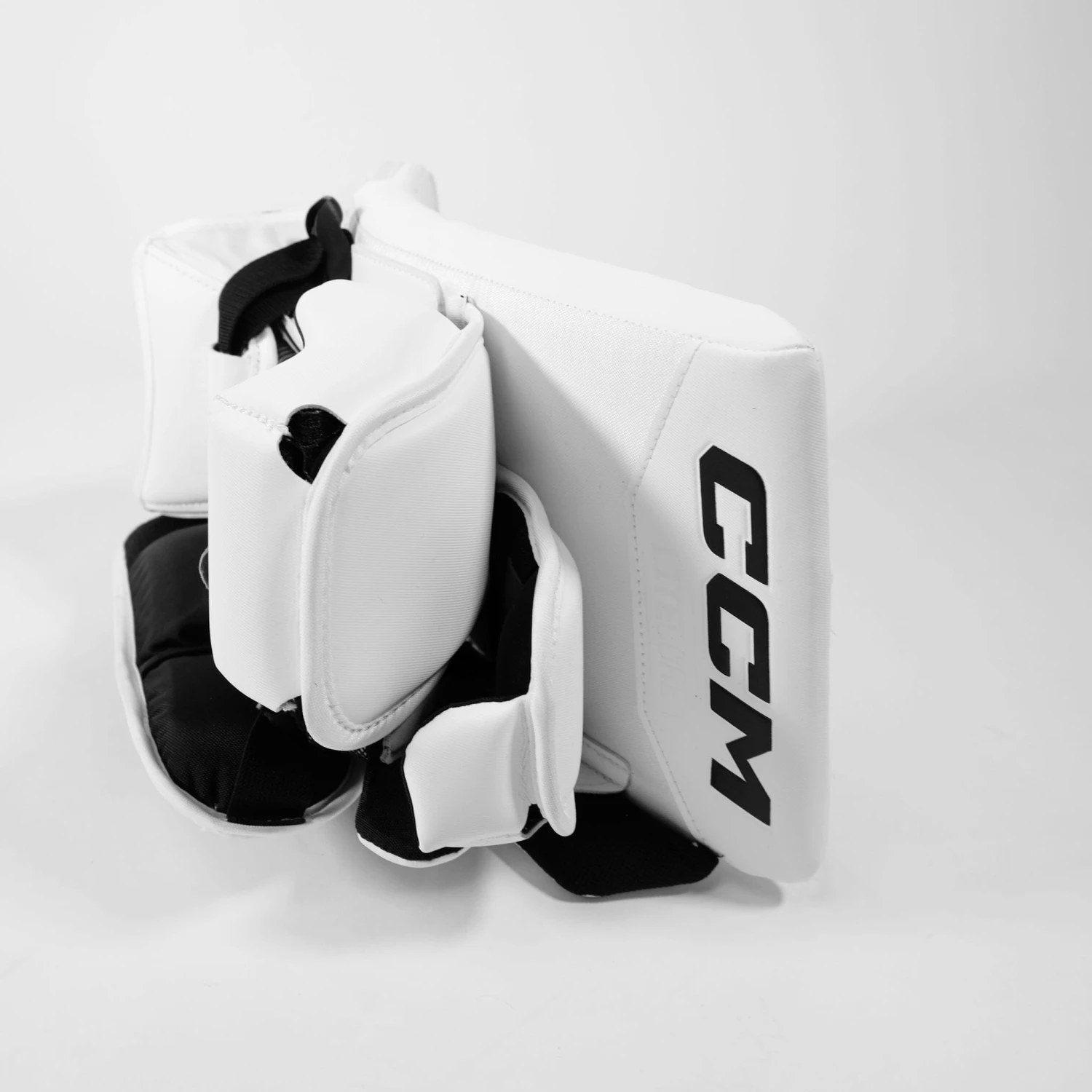CCM Axis 2.9 Intermediate Goalie Blocker - Source Exclusive 7 CCM Axis 2.9 Intermediate Goalie Blocker - Source Exclusive - Image 5