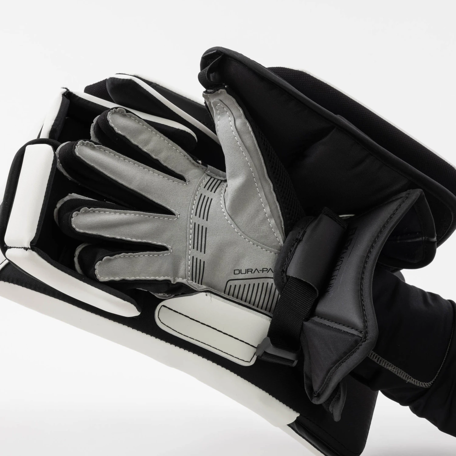 CCM Axis 2.9 Senior Goalie Blocker 7 CCM Axis 2.9 Senior Goalie Blocker - Image 5