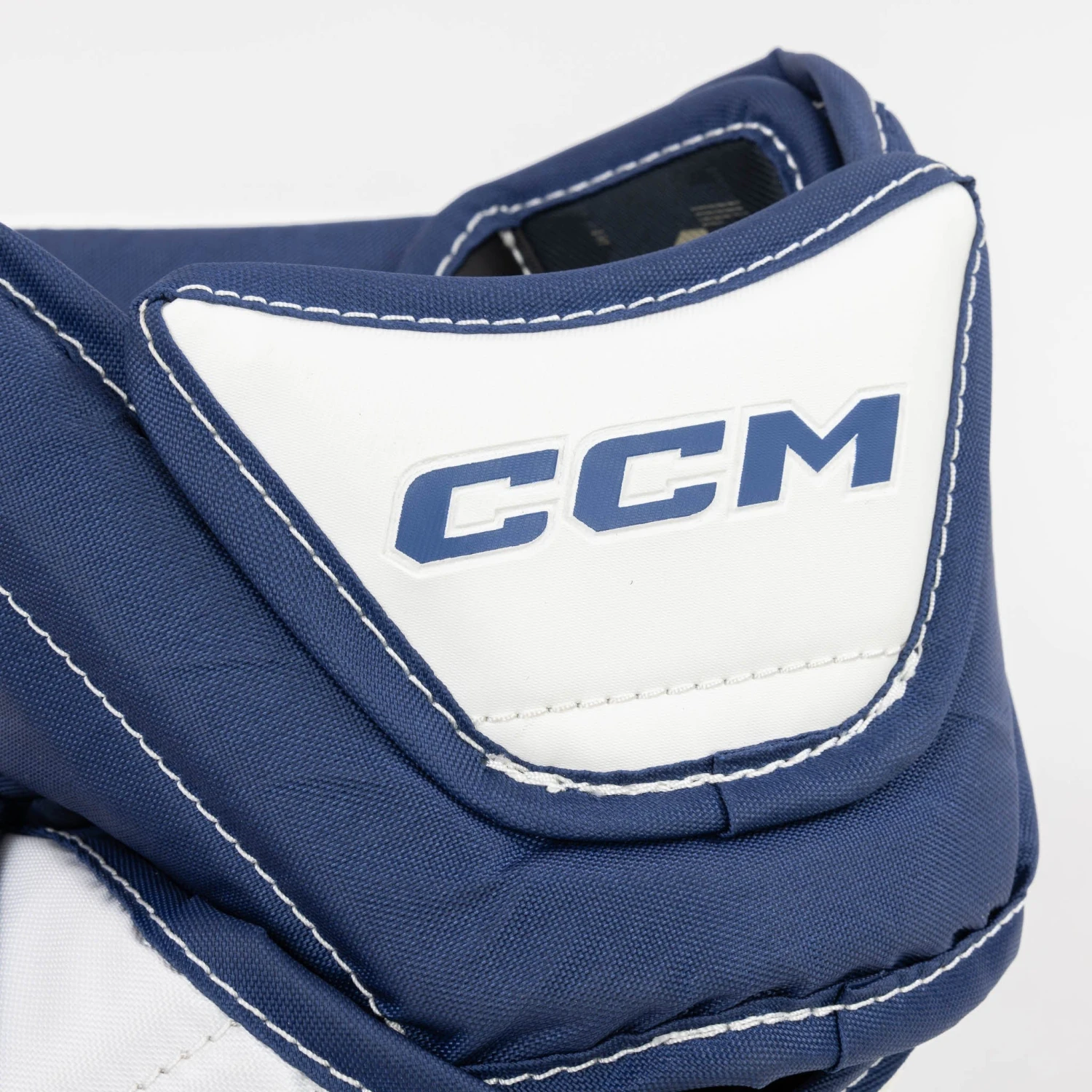 CCM Axis 2.5 Junior Goalie Catcher 11 CCM Axis 2.5 Junior Goalie Catcher - Image 9