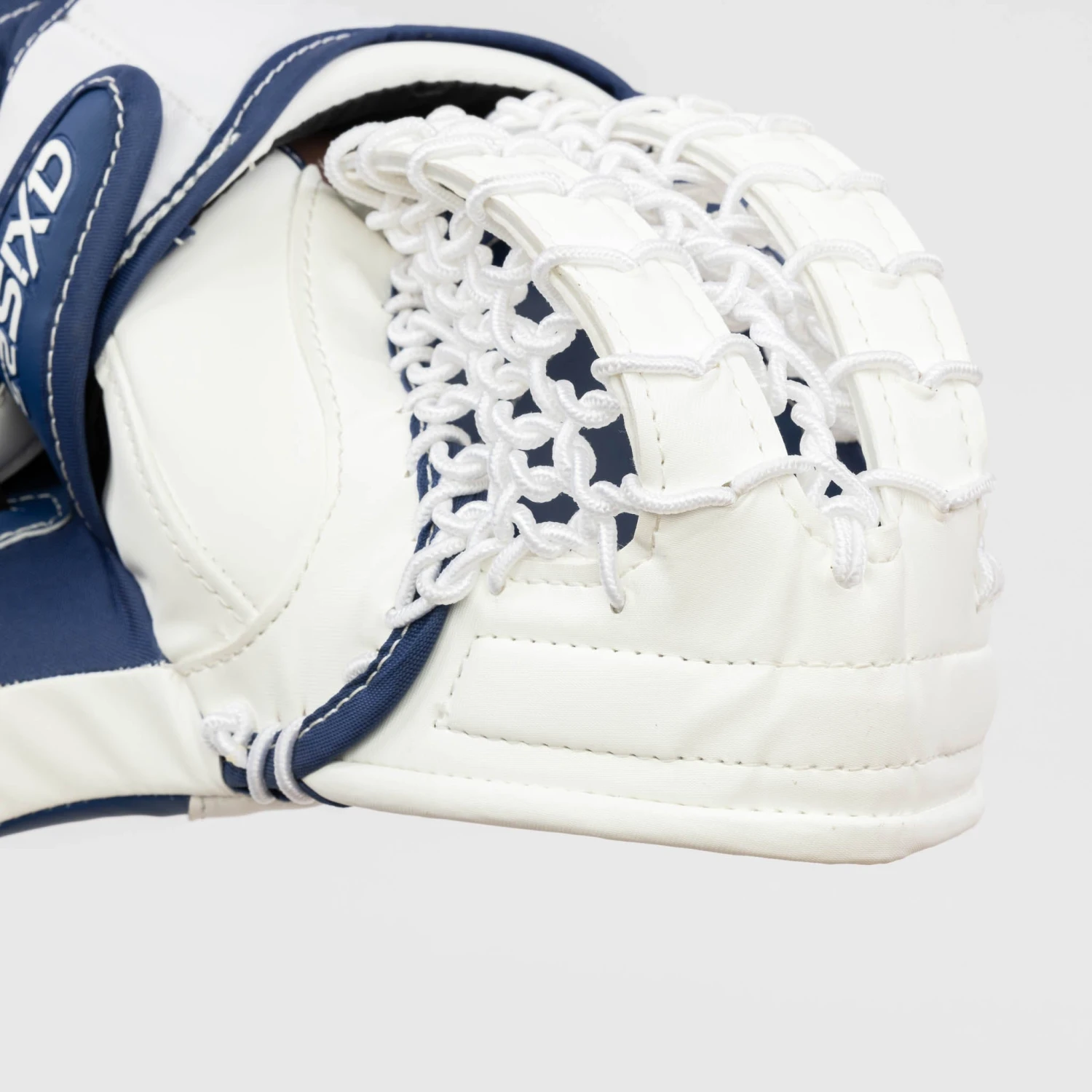CCM Axis 2.5 Junior Goalie Catcher 6 CCM Axis 2.5 Junior Goalie Catcher - Image 4