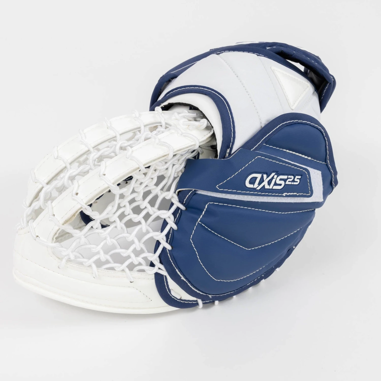 CCM Axis 2.5 Junior Goalie Catcher 5 CCM Axis 2.5 Junior Goalie Catcher - Image 3