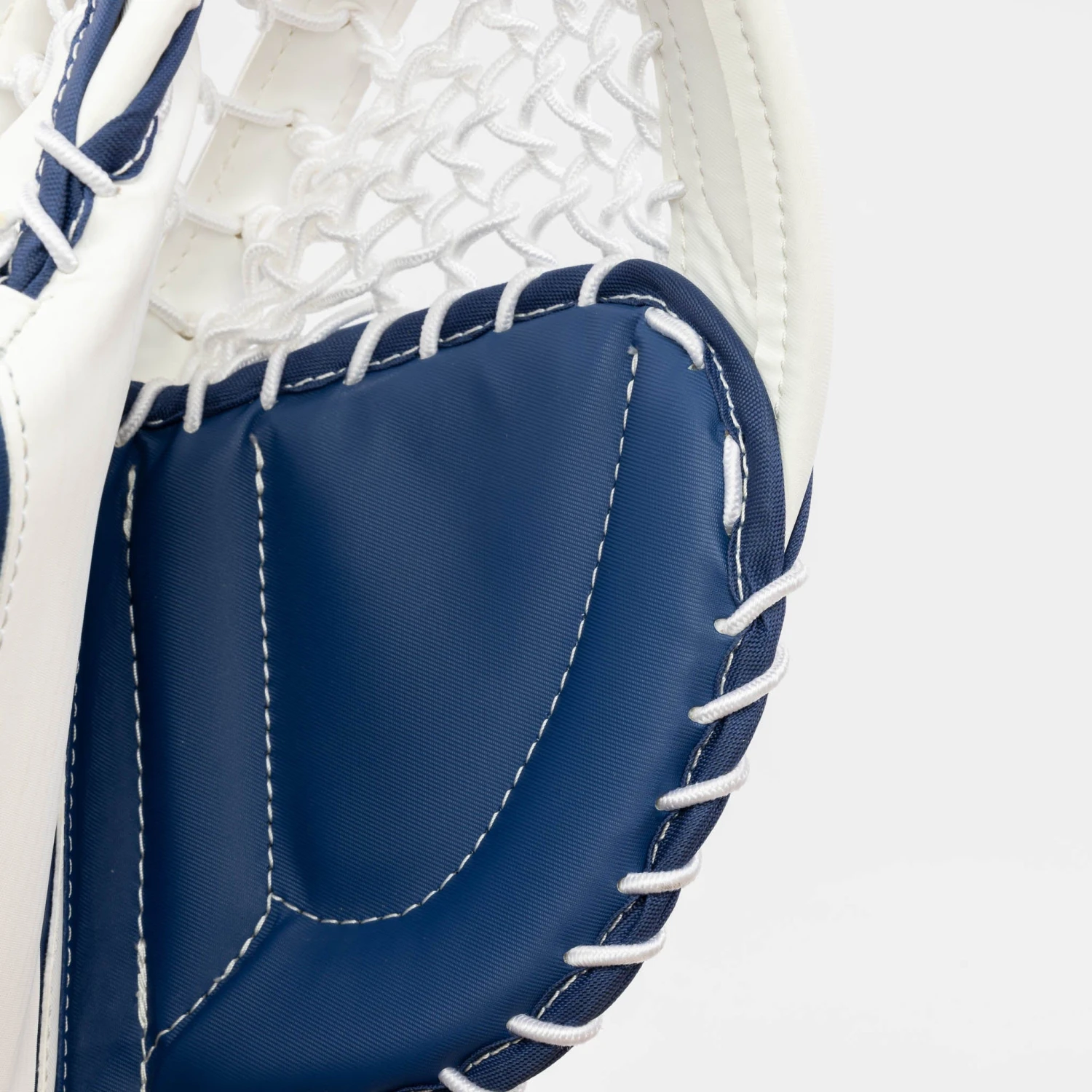 CCM Axis 2.5 Junior Goalie Catcher 8 CCM Axis 2.5 Junior Goalie Catcher - Image 6