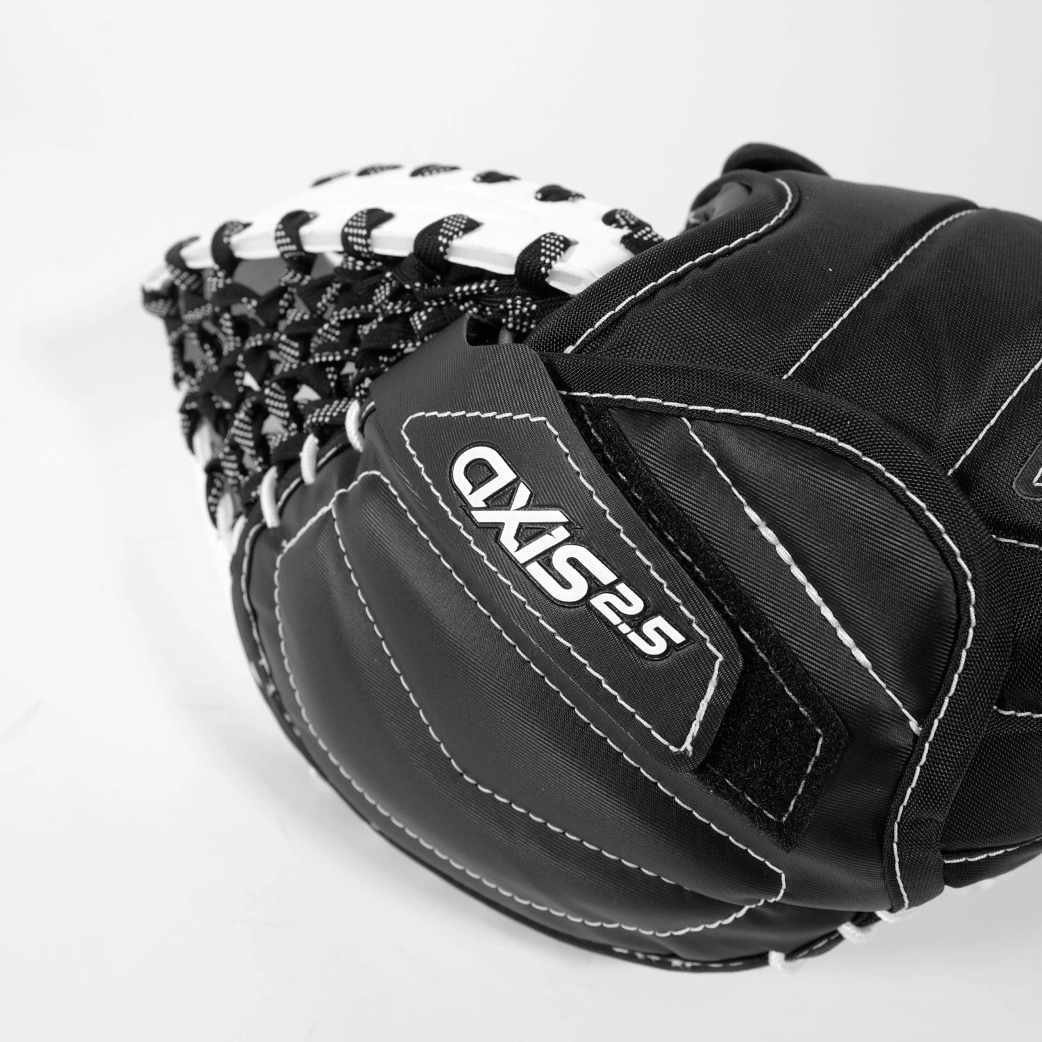 CCM Axis 2.5 Junior Goalie Catcher - Source Exclusive 5 CCM Axis 2.5 Junior Goalie Catcher - Source Exclusive - Image 3