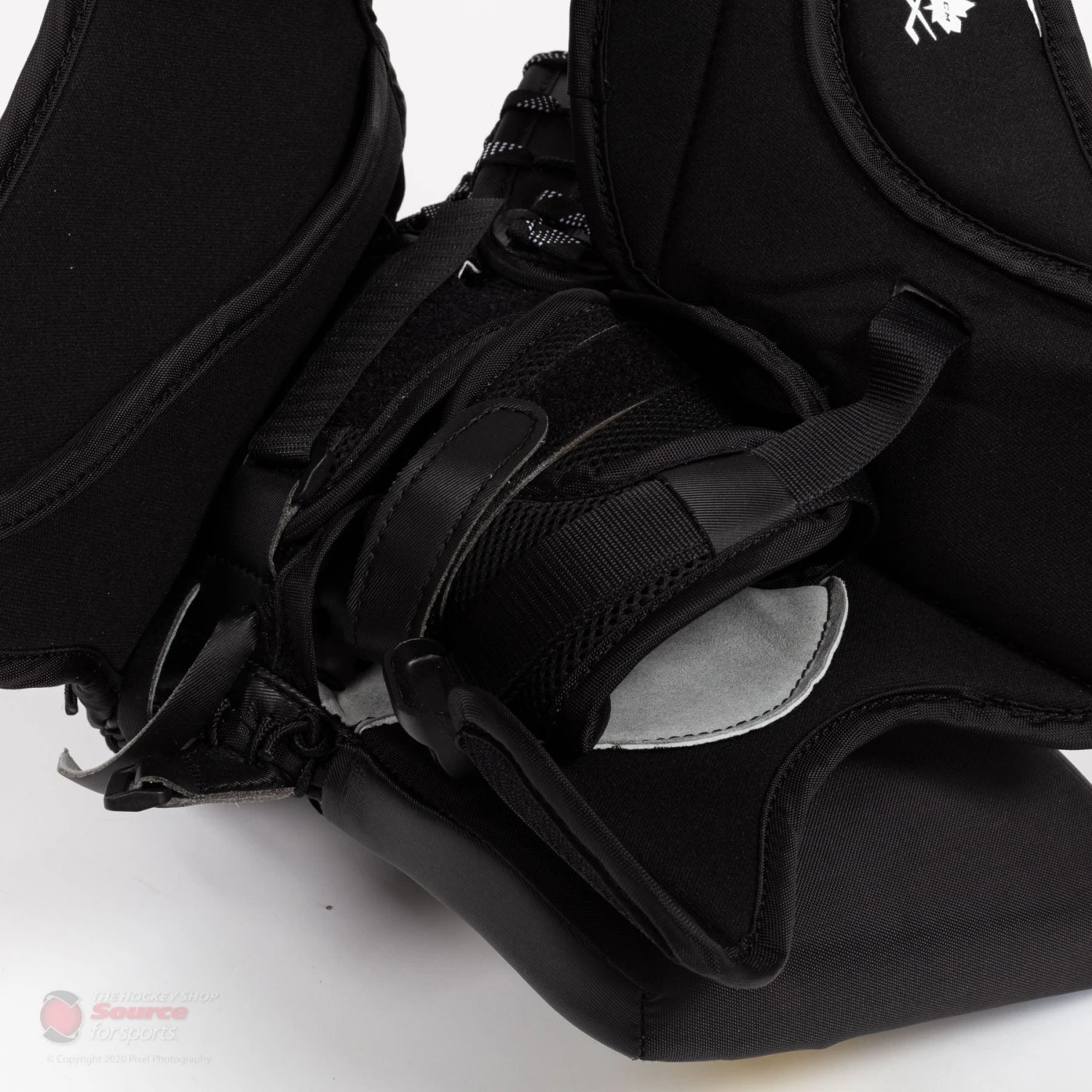 CCM Axis Senior Goalie Catcher 11 CCM Axis Senior Goalie Catcher - Image 9