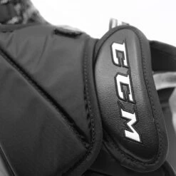 CCM Extreme Flex 5 Senior Goalie Catcher - 580 Break Angle -Baue Hockey Shop ccm catchers ccm extreme flex 5 senior goalie catcher 580 break angle 28808150417474