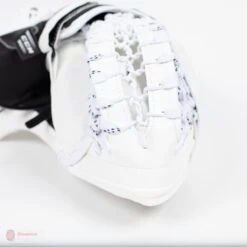 CCM Extreme Flex E4.5 Junior Goalie Catcher - Source Exclusive -Baue Hockey Shop ccm catchers ccm extreme flex e4 5 junior goalie catcher source exclusive 5323873550402