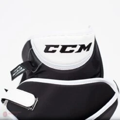 CCM Extreme Flex E4.9 Intermediate Goalie Catcher - Source Exclusive -Baue Hockey Shop ccm catchers ccm extreme flex e4 9 intermediate goalie catcher source exclusive 5323903139906