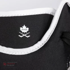 CCM Extreme Flex E5.5 Junior Goalie Catcher -Baue Hockey Shop ccm catchers ccm extreme flex e5 5 junior goalie catcher 27972557602882