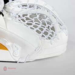 CCM Extreme Flex E5.9 Senior Goalie Catcher -Baue Hockey Shop ccm catchers ccm extreme flex e5 9 senior goalie catcher 27988525154370