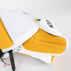 CCM Extreme Flex E5.9 Senior Goalie Catcher -Baue Hockey Shop ccm catchers ccm extreme flex e5 9 senior goalie catcher 27988525285442