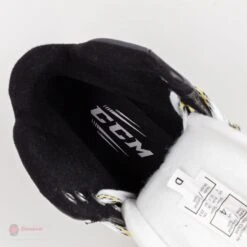 CCM Super Tacks 9370 Junior Goalie Skates 25 CCM Super Tacks 9370 Junior Goalie Skates -Baue Hockey Shop ccm goalie skates ccm super tacks 9370 junior goalie skates 14178194358338