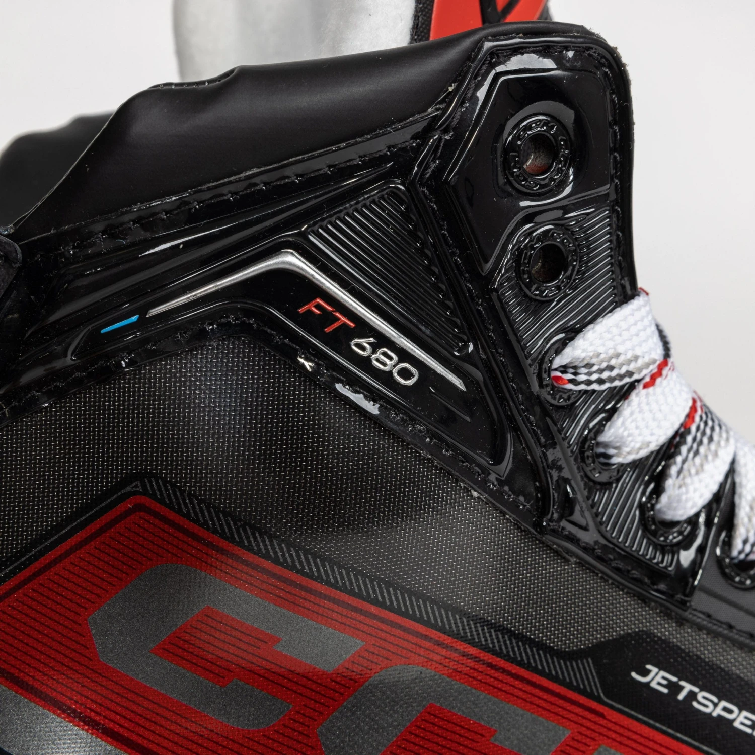 CCM Jetspeed FT680 Intermediate Hockey Skates 9 CCM Jetspeed FT680 Intermediate Hockey Skates - Image 7
