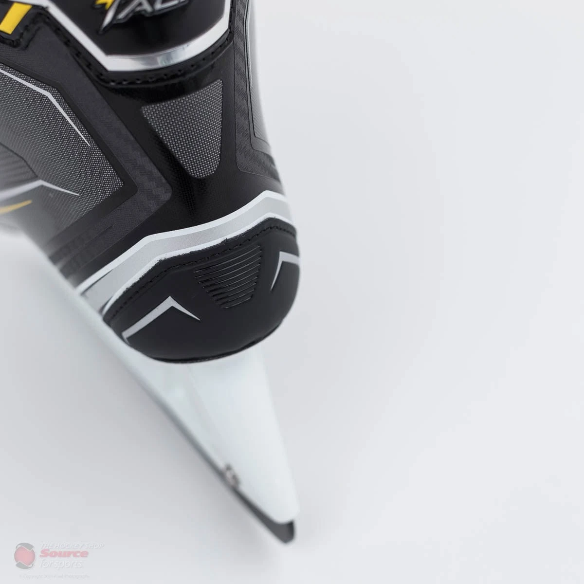 CCM Tacks 9090 Junior Hockey Skates 8 CCM Tacks 9090 Junior Hockey Skates - Image 6