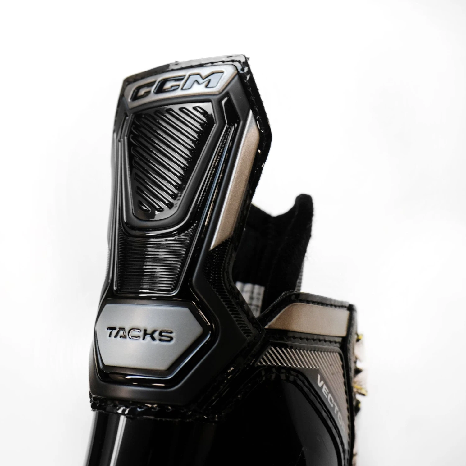 CCM Tacks Vector Intermediate Hockey Skates 7 CCM Tacks Vector Intermediate Hockey Skates - Image 5