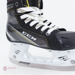CCM Tacks Vector Junior Skates (2018) 24 CCM Tacks Vector Junior Skates (2018) -Baue Hockey Shop ccm hockey skates ccm tacks vector junior skates 2018 4566185738306