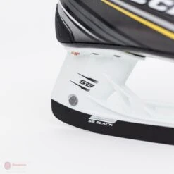 CCM Tacks Vector Pro Junior Skates (2018) -Baue Hockey Shop ccm hockey skates ccm tacks vector pro junior skates 2018 4566183215170