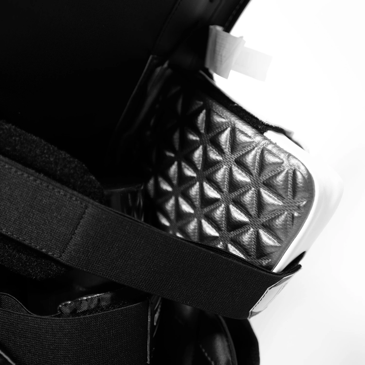 CCM Axis 2.9 Senior Goalie Leg Pads - Source Exclusive 6 CCM Axis 2.9 Senior Goalie Leg Pads - Source Exclusive - Image 4