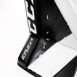 CCM Extreme Flex 5 Senior Goalie Leg Pads - "Pro" Stock - Cam Matwiv -Baue Hockey Shop ccm leg pads ccm extreme flex 5 senior goalie leg pads pro stock cam matwiv white black 33 2 5 29000923119682