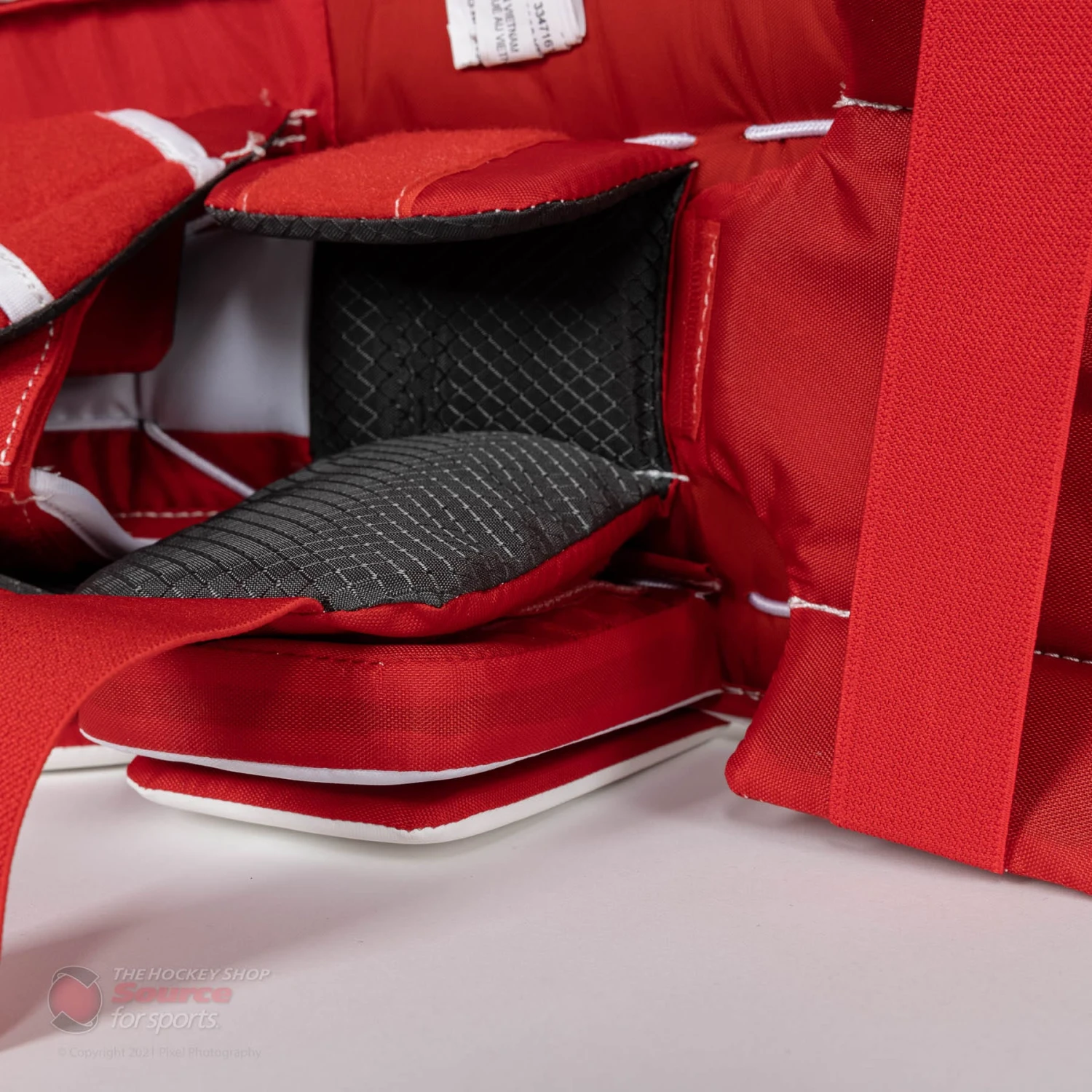 CCM Extreme Flex E5.5 Youth Goalie Leg Pads 11 CCM Extreme Flex E5.5 Youth Goalie Leg Pads - Image 9