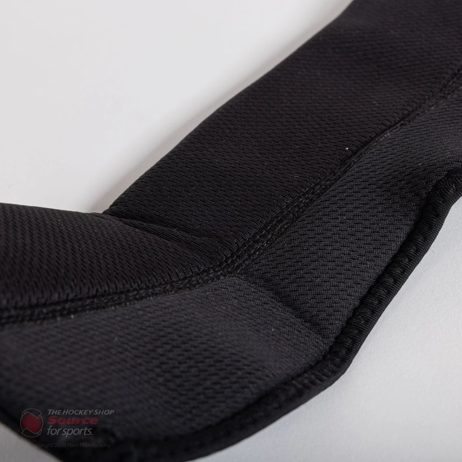 CCM 900 Cut Resistant Senior Neck Guard 5 CCM 900 Cut Resistant Senior Neck Guard - Image 3