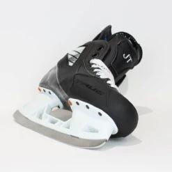 TRUE Player Junior Hockey Skates - Pro Stock - VH Holder - "JT" - Size 5 -Baue Hockey Shop true hockey skates true player junior hockey skates pro stock vh holder jt size 5 5 r standard 15186605080642