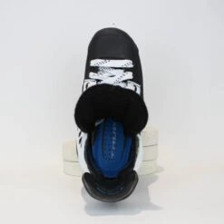 TRUE Player Junior Hockey Skates - Pro Stock - VH Holder - White Side - Size 4 -Baue Hockey Shop true hockey skates true player junior hockey skates pro stock vh holder white side size 4 4 r standard 15186594070594