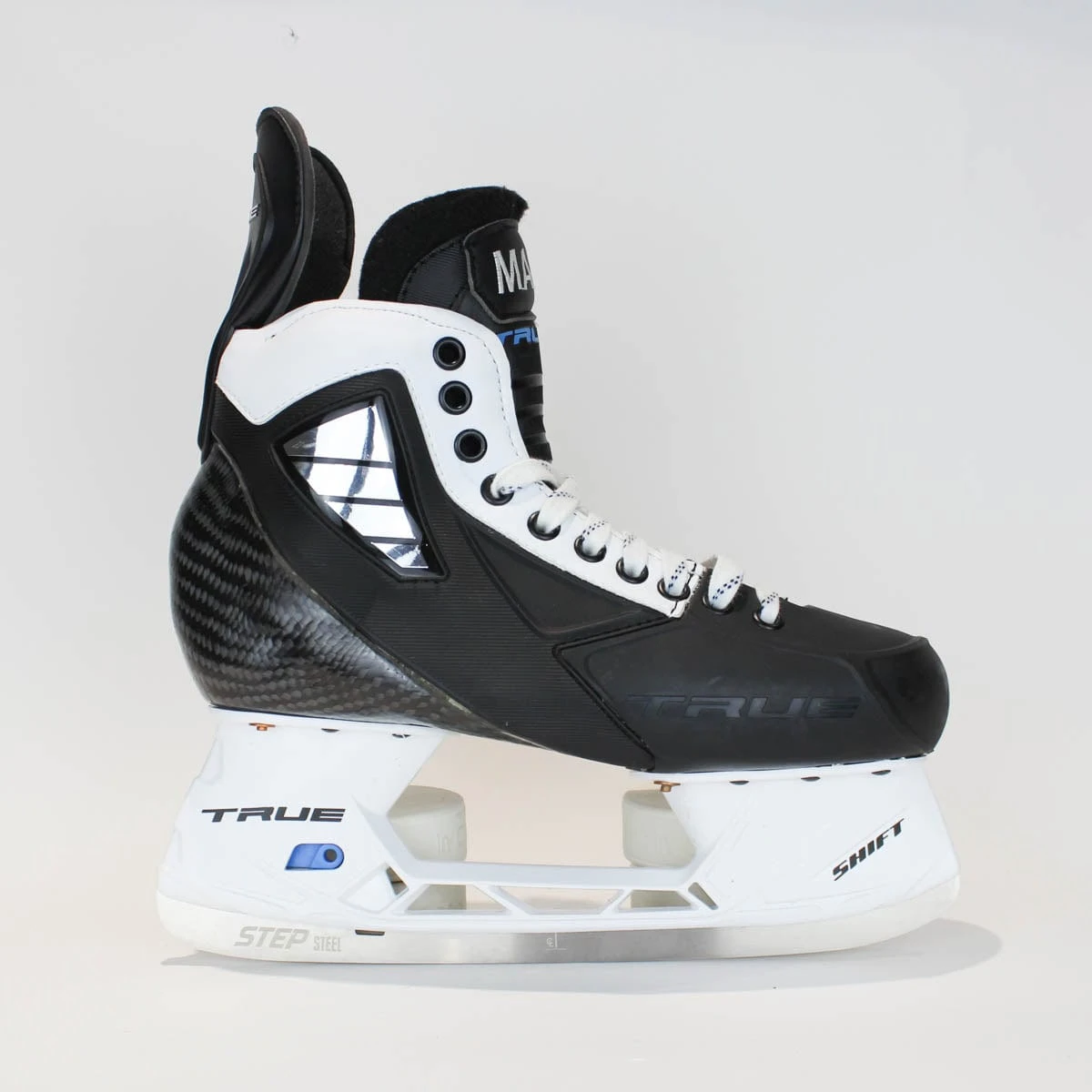TRUE Player Senior Hockey Skates - Pro Stock - Shift Holder - White Side - "MAX/BAX" - Size 8 3 TRUE Player Senior Hockey Skates - Pro Stock - Shift Holder - White Side - "MAX/BAX" - Size 8