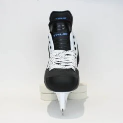 TRUE Player Senior Hockey Skates - Pro Stock - Shift Holder - White Side - Size 8 -Baue Hockey Shop true hockey skates true player senior hockey skates pro stock shift holder white side size 8 8 r standard 15187105972290