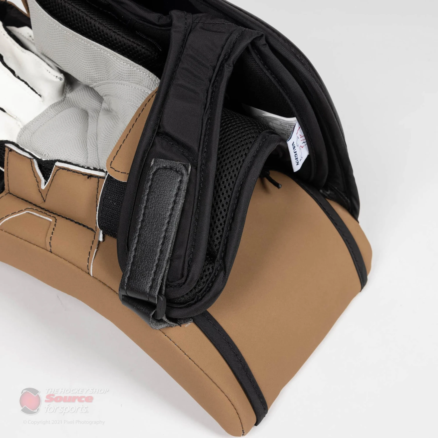 Vaughn Velocity V9 Pro Carbon Senior Goalie Blocker - Vintage Graphic 22 Vaughn Velocity V9 Pro Carbon Senior Goalie Blocker - Vintage Graphic - Image 20