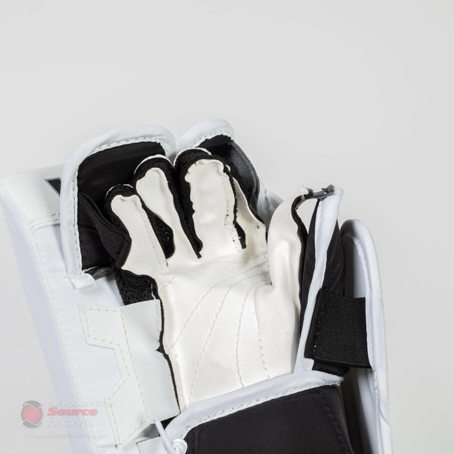 Vaughn Velocity V9 Youth Goalie Blocker 6 Vaughn Velocity V9 Youth Goalie Blocker - Image 4