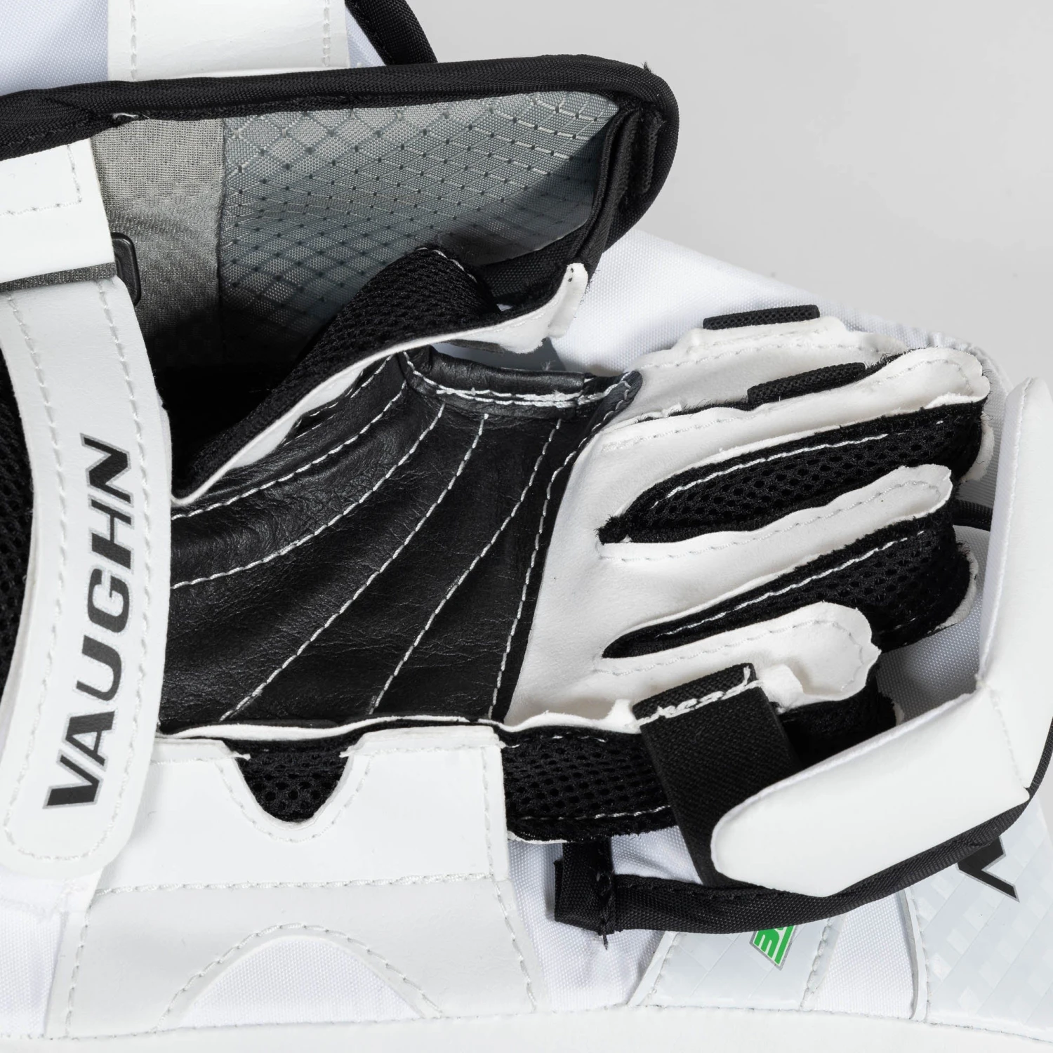 Vaughn Ventus SLR3 Youth Goalie Blocker 21 Vaughn Ventus SLR3 Youth Goalie Blocker - Image 19