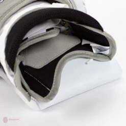 Vaughn Velocity Pro V Elite 2 Pro Carbon Senior Goalie Catcher -Baue Hockey Shop vaughn catchers vaughn velocity pro v elite 2 pro carbon senior goalie catcher 5670451380290