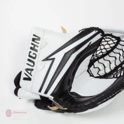 Vaughn Velocity V9 XP Pro Carbon Senior Goalie Catcher -Baue Hockey Shop vaughn catchers vaughn velocity v9 xp pro carbon senior goalie catcher 14508907692098