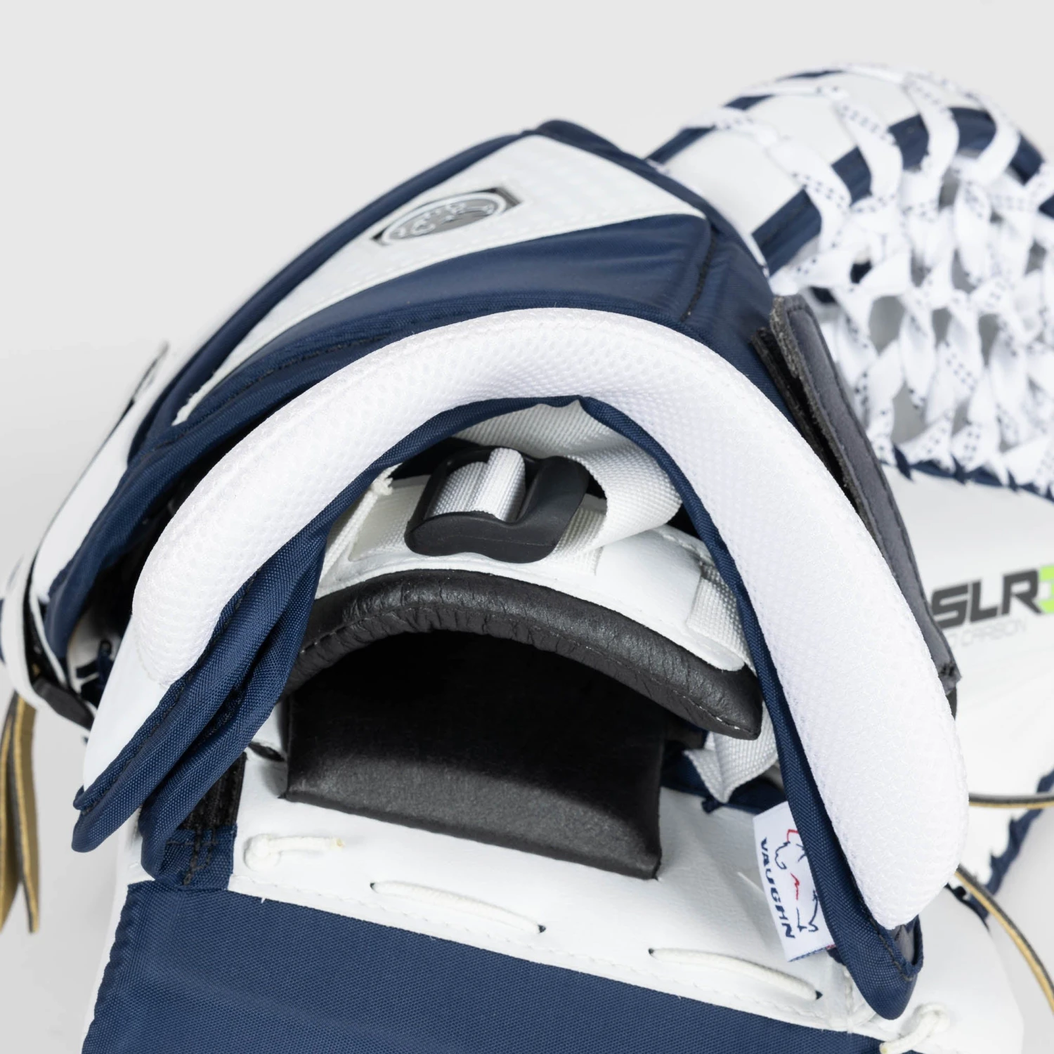 Vaughn Ventus SLR3 Pro Carbon Senior Goalie Catcher 11 Vaughn Ventus SLR3 Pro Carbon Senior Goalie Catcher - Image 9