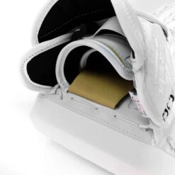 Vaughn Ventus T8800 Pro Carbon W/ V6 Graphic Senior Goalie Catcher -Baue Hockey Shop vaughn catchers vaughn ventus t8800 pro carbon w v6 graphic senior goalie catcher white regular 29089161871426