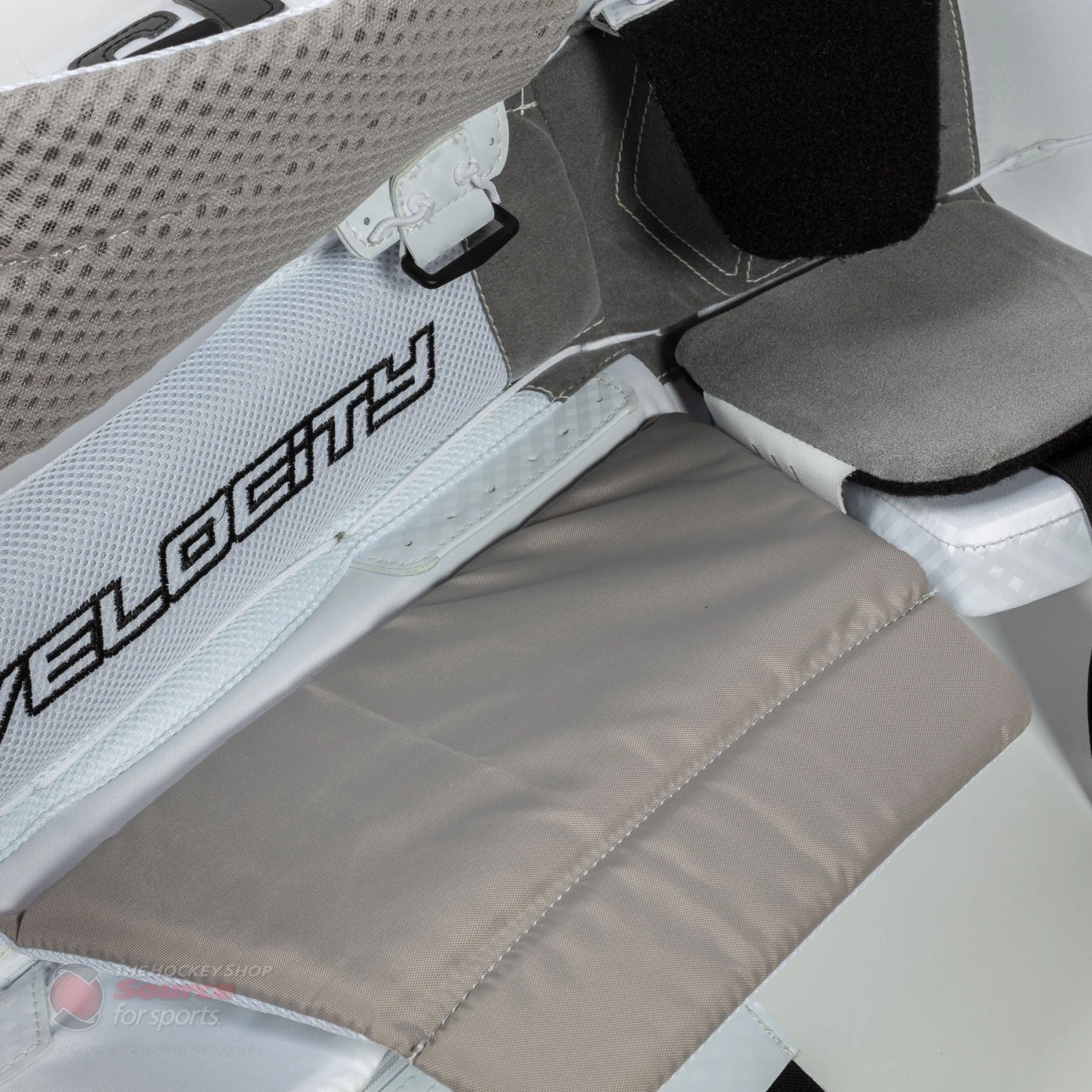 Vaughn Velocity V9 Pro Senior Goalie Leg Pads 12 Vaughn Velocity V9 Pro Senior Goalie Leg Pads - Image 10