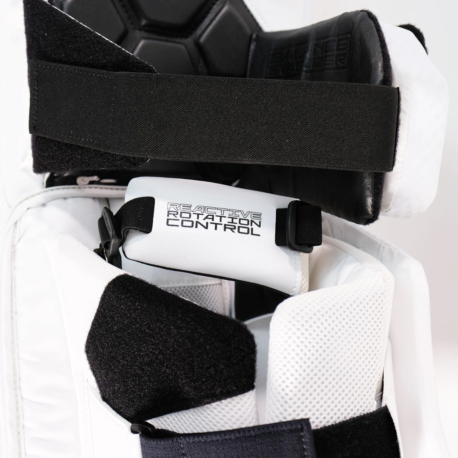 Vaughn Ventus SLR3 Pro Carbon Senior Goalie Leg Pads 8 Vaughn Ventus SLR3 Pro Carbon Senior Goalie Leg Pads - Image 6